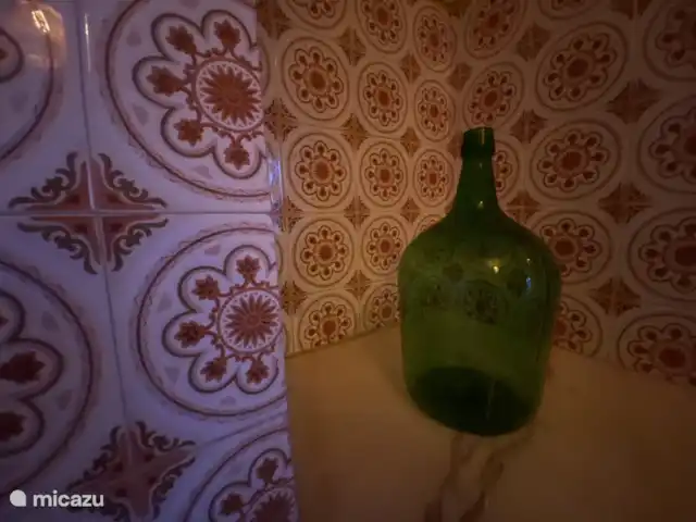 Location de Vacances Portugal, Santarém, Ferreira do Zêzere, ferme - Quinta Pura Natura Cuisine 2 ; Petite cuisine attrayante avec des carreaux portugais anciens