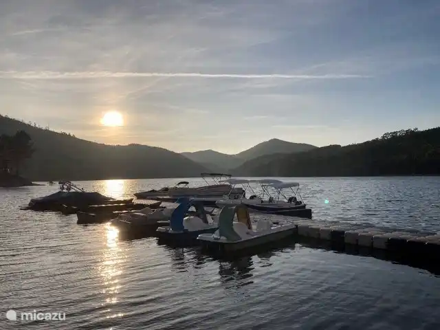  Dornes; (6 km) Das schönste Dorf (2017) am Fluss do Zêzere verfügt über wunderschöne Flussstrände sowie Bade- und Wassersportmöglichkeiten. 