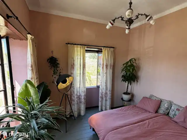 Location de Vacances Portugal, Santarém, Ferreira do Zêzere, ferme - Quinta Pura Natura Chambre 1 :
:Chambre Mae-Amor avec 2x 1p lit (90x200) et placards