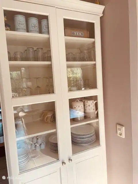 Alles notwendige Geschirr wird bereitgestellt