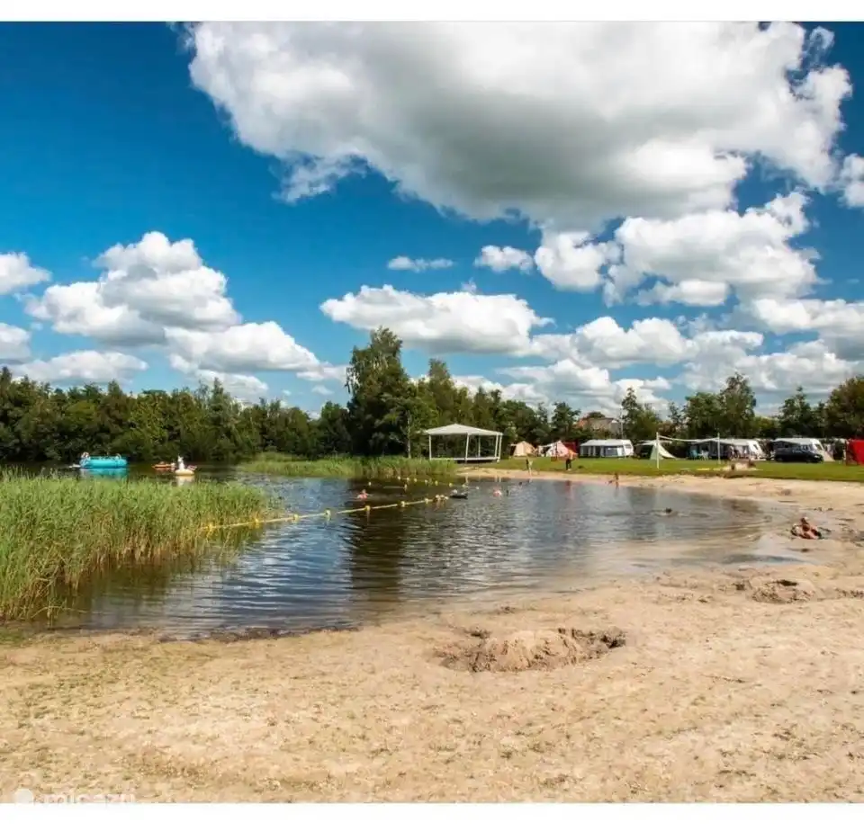 Schwimmteich im Park 