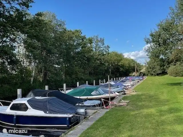 Le front de mer | Pays-Bas, Frise, Sint Nicolaasga - maison de vacances Port privé au parc, d’où vous pouvez facilement rejoindre les grands lacs.