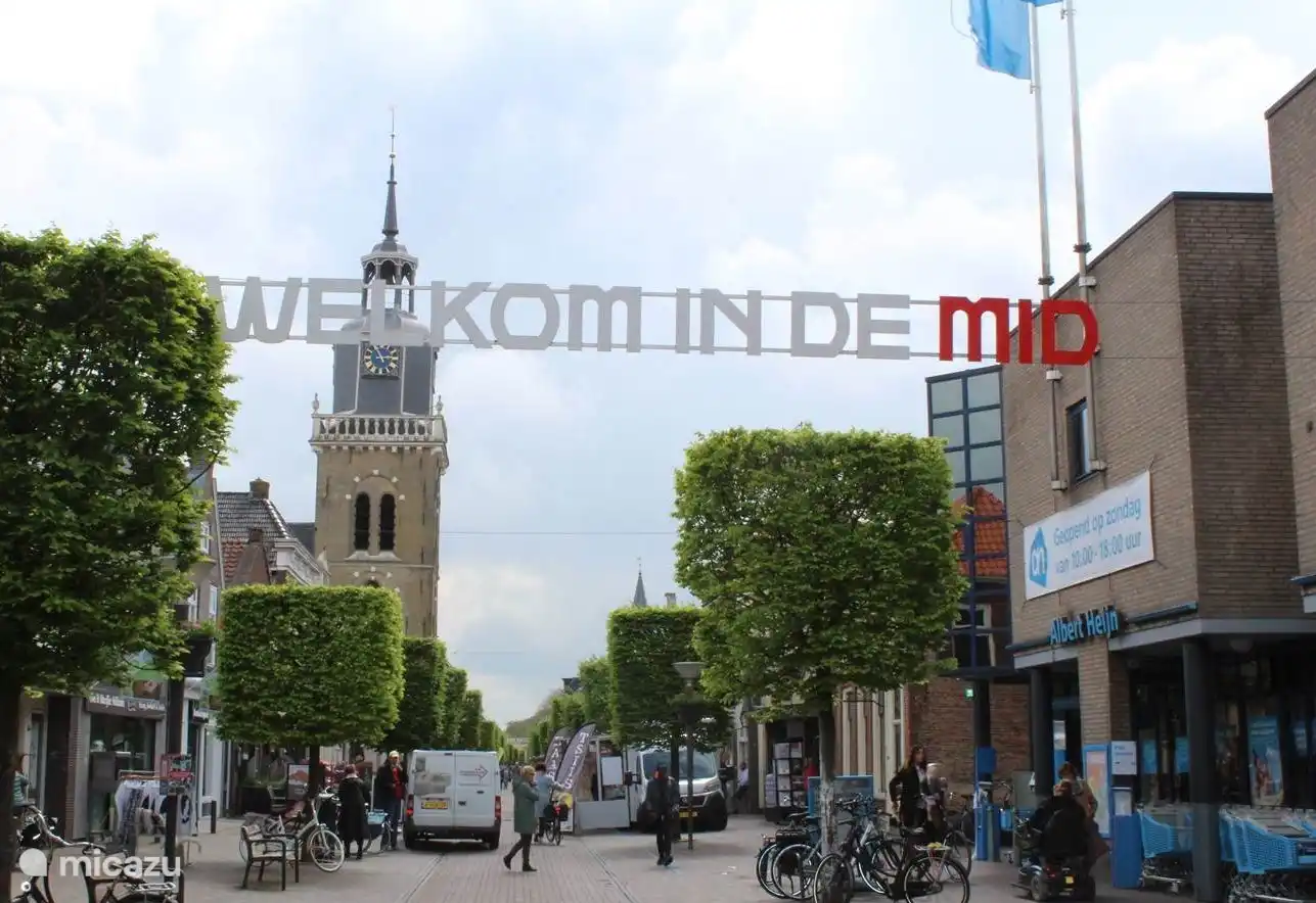 Winkelstaat Joure ein paar Kilometer entfernt, ausgestattet mit allen Geschäften, Supermärkten und Restaurants