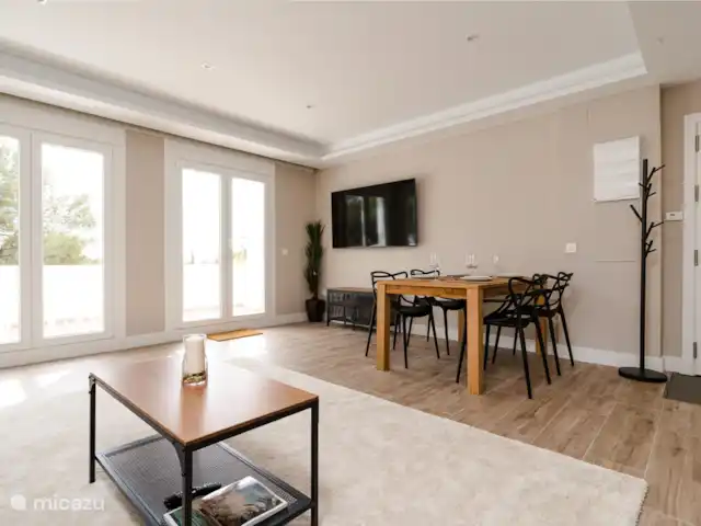 Jardines del Golf Miraflores en España, Costa del Sol, Riviera Del Sol - apartamento salón y comedor