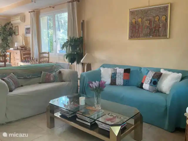 Location de Vacances France, Var, Lorgues, villa - Villa Varoise salon, depuis une position différente