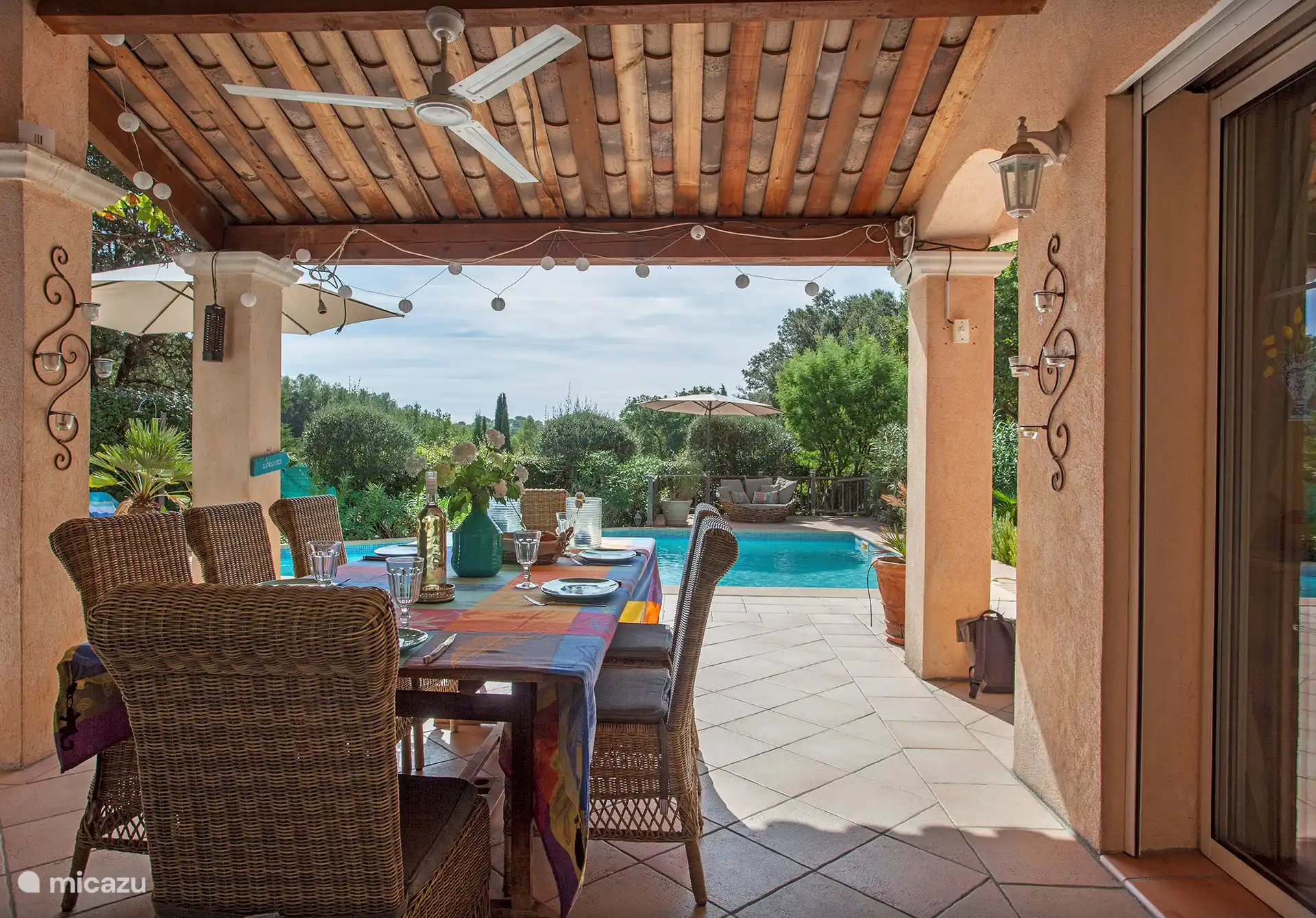 Villa Varoise, unter der Veranda mit Blick auf den Pool