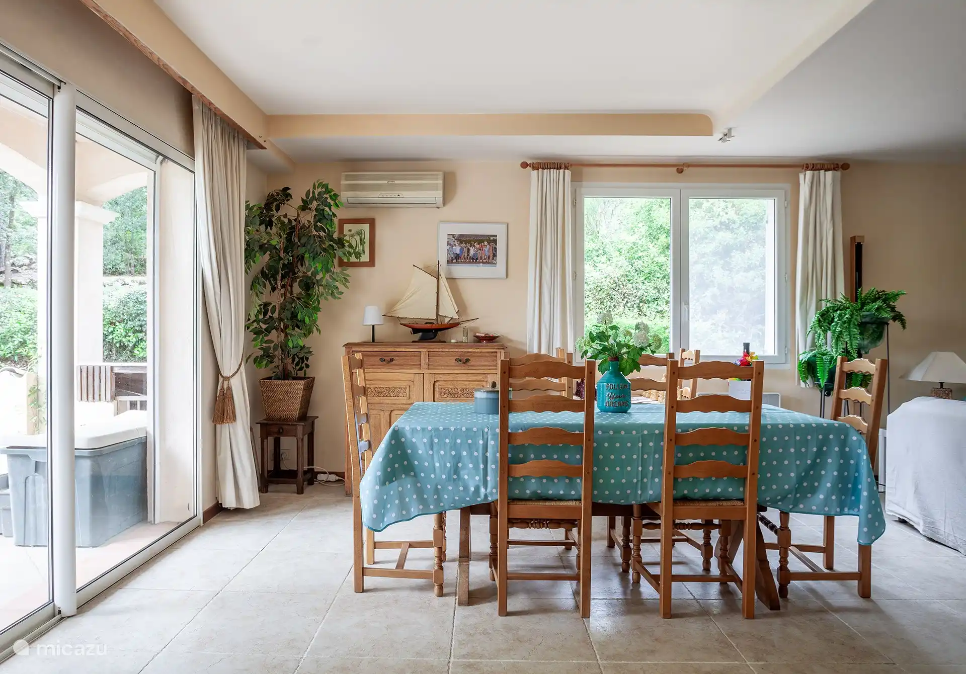 Essbereich im Eckwohnzimmer