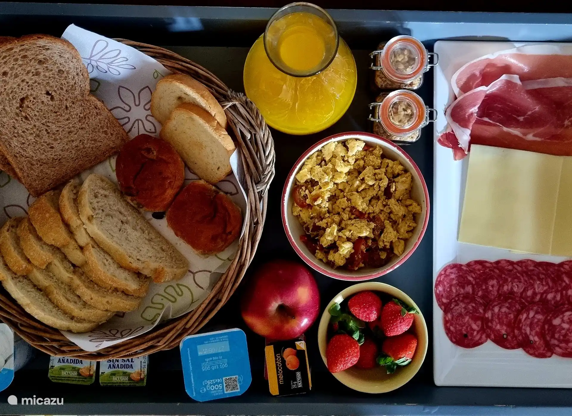 Breakfast (optional)