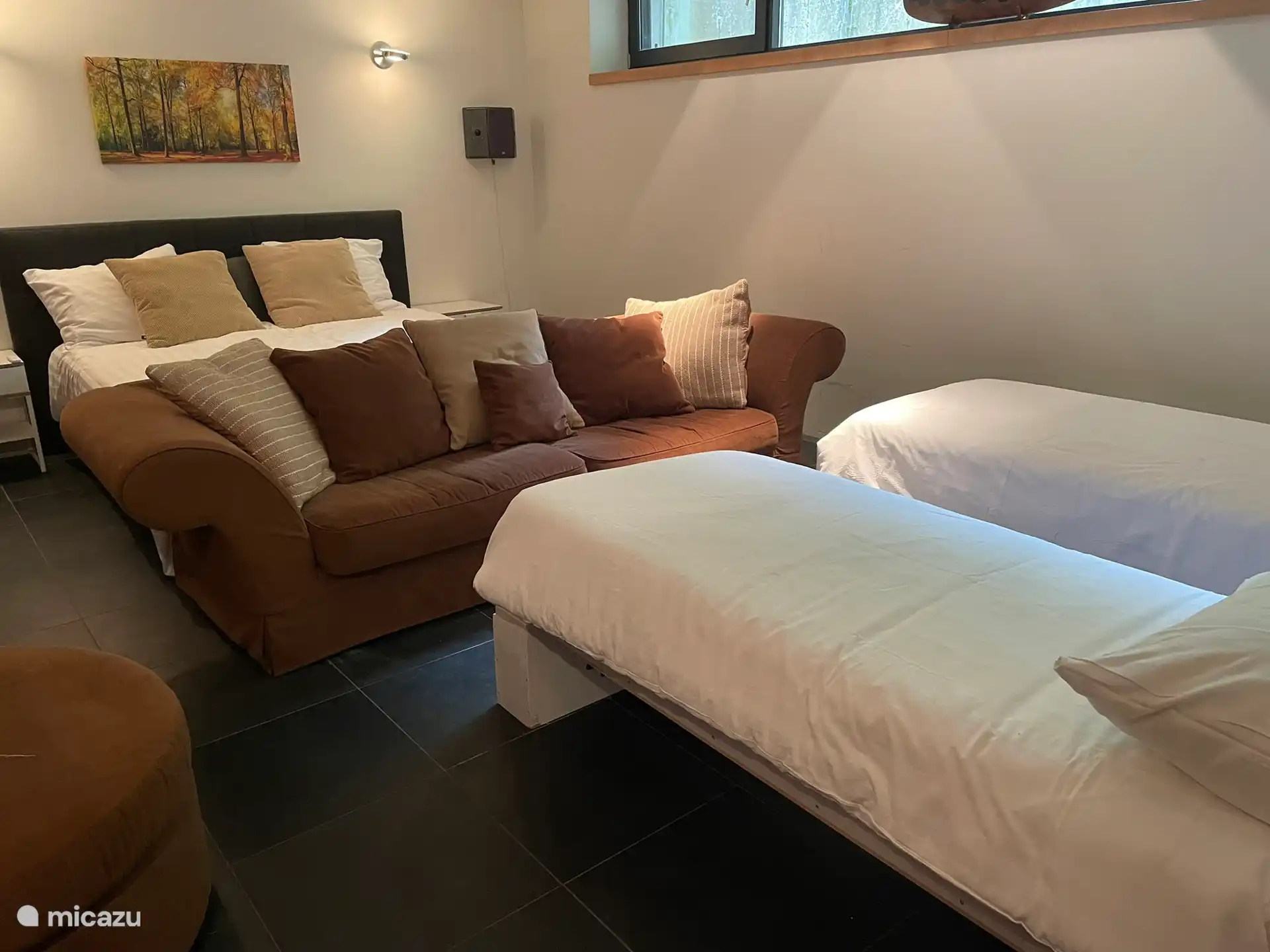 4 persoons slaapamer (met twee bedden die ingeklapt kunnen worden)