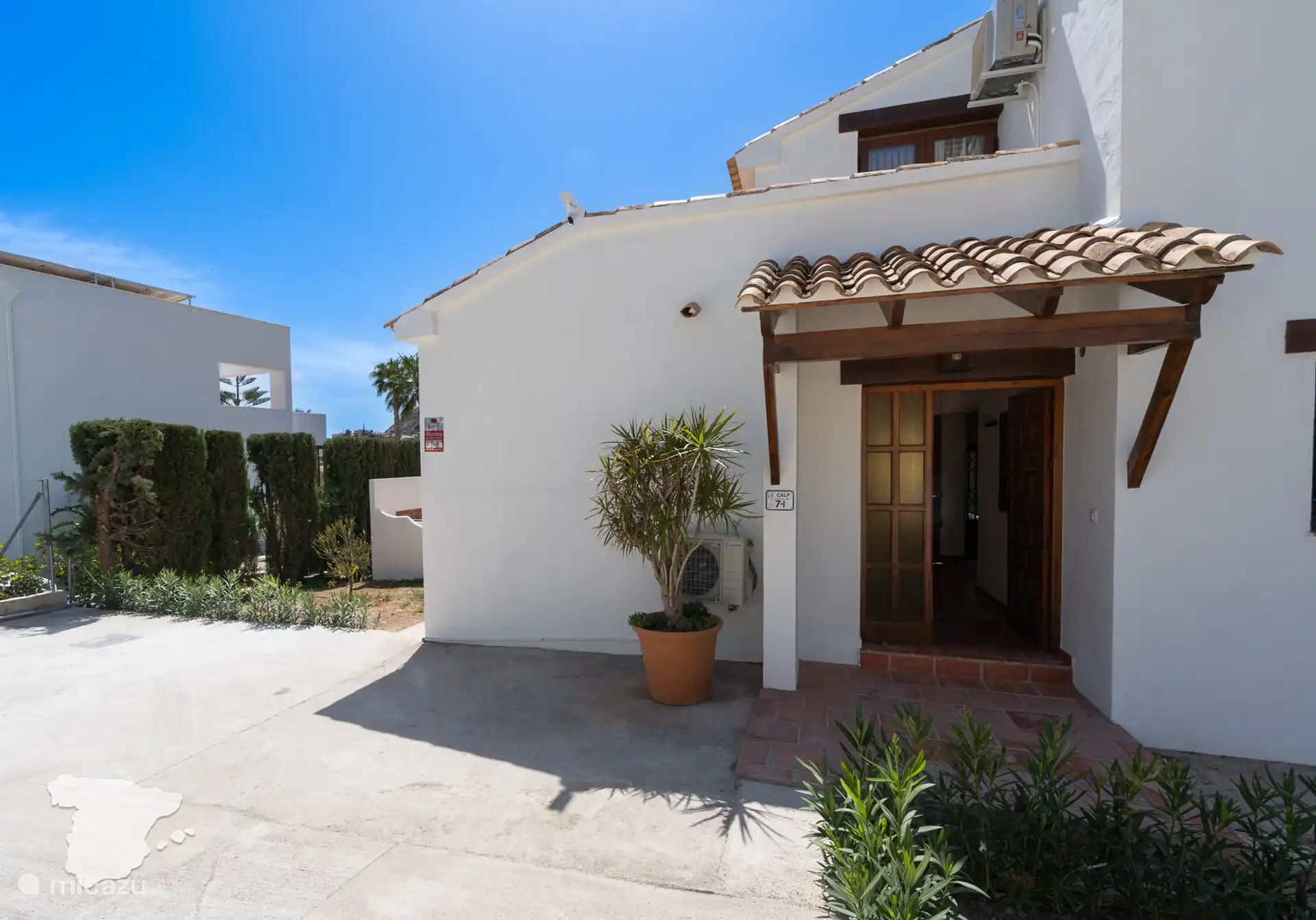 Eingang zur Villa Solmar