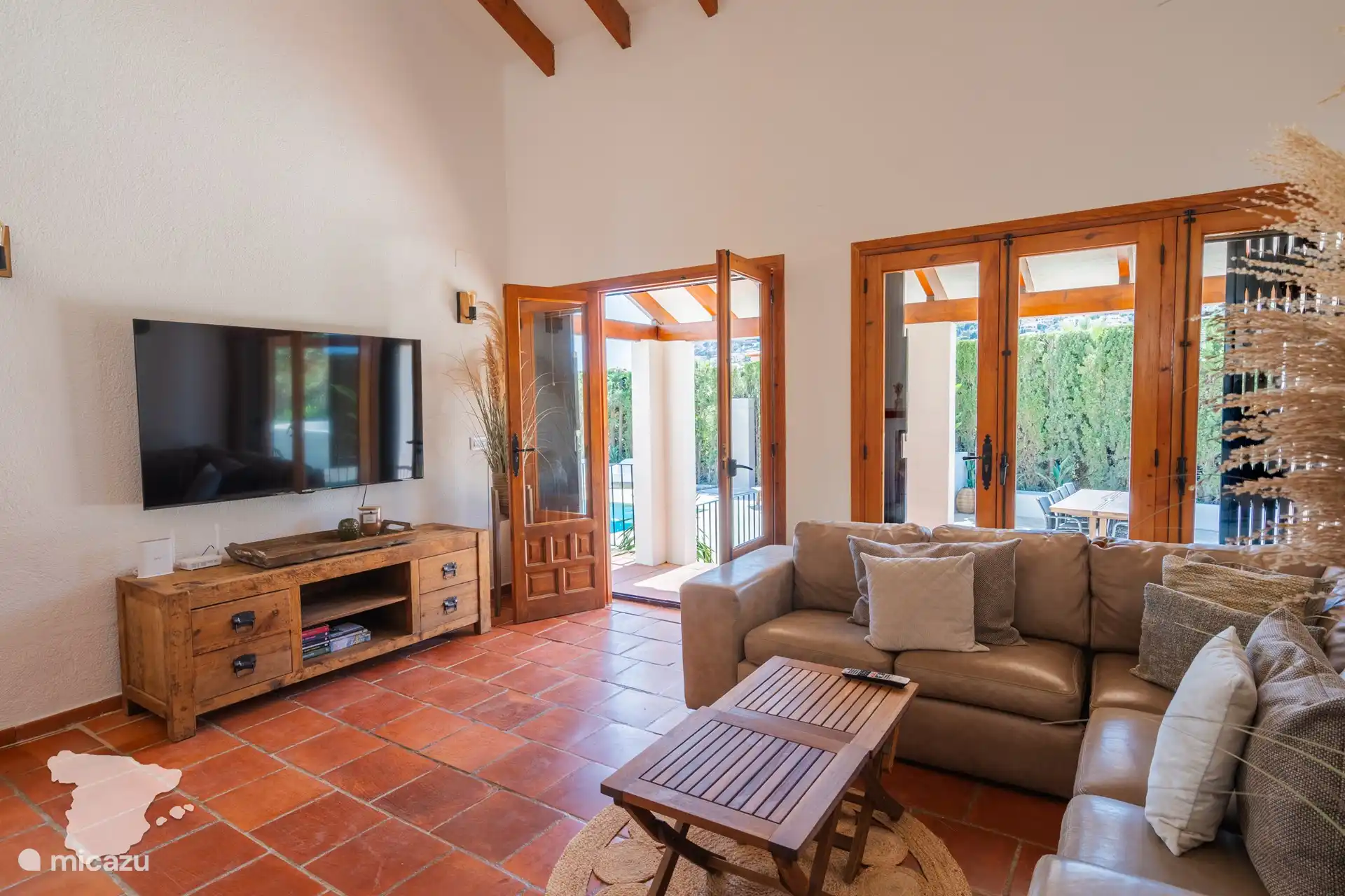 Zugang zur Terrasse über das Wohnzimmer