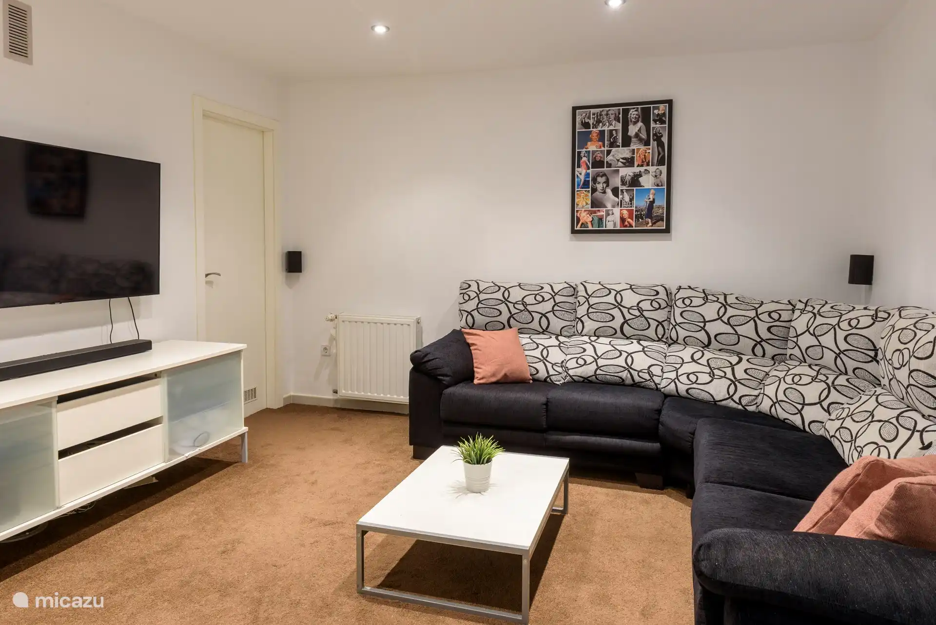 Fernseh-/Spielzimmer