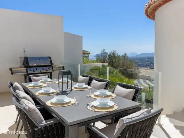 Casa Cariñosa - vue imprenable sur la mer | Espagne, Costa Blanca, Benitachell - villa terrasse avec table à manger et barbecue