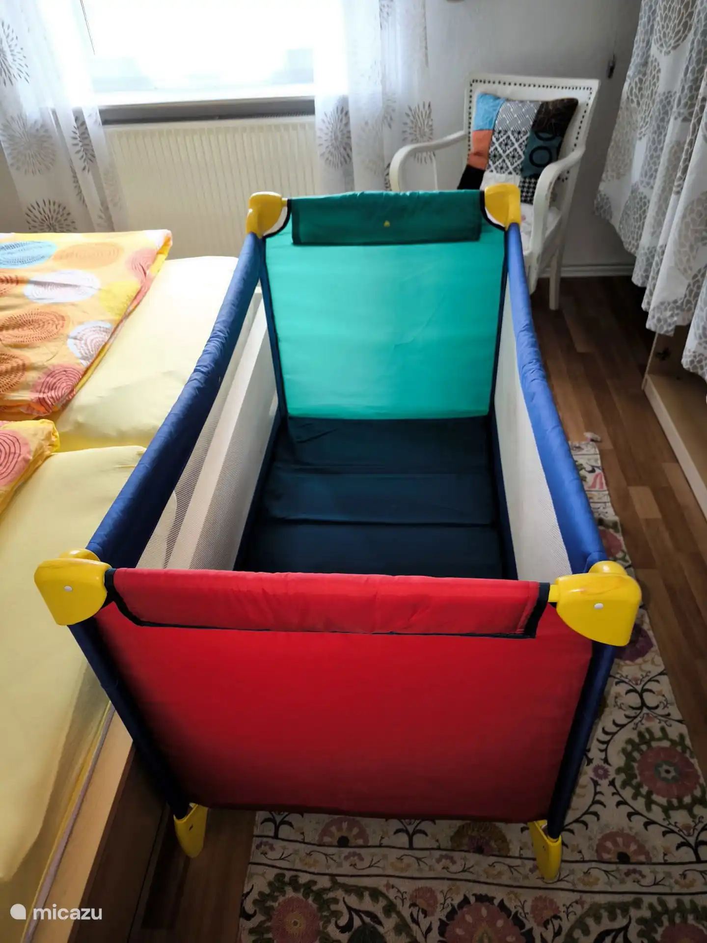 Auf Anfrage gibt es auch ein Baby/ Kinderbett.