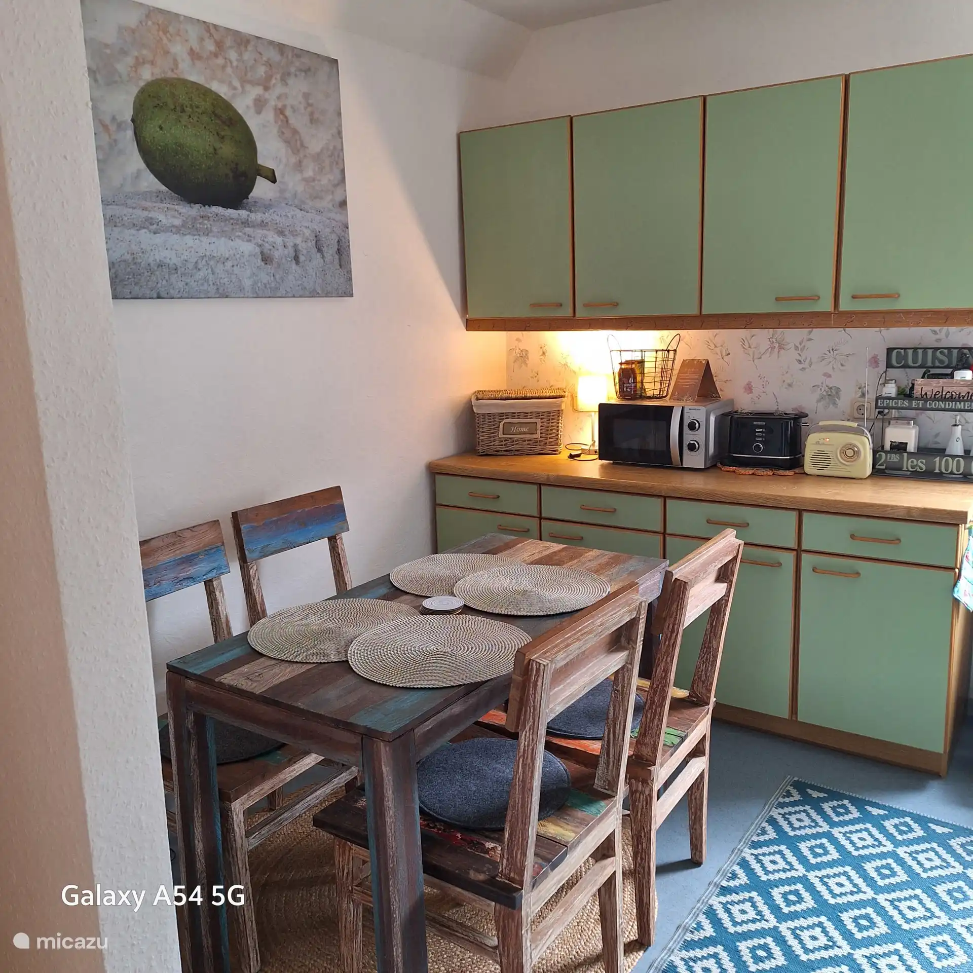 Cozy kitchen--living room