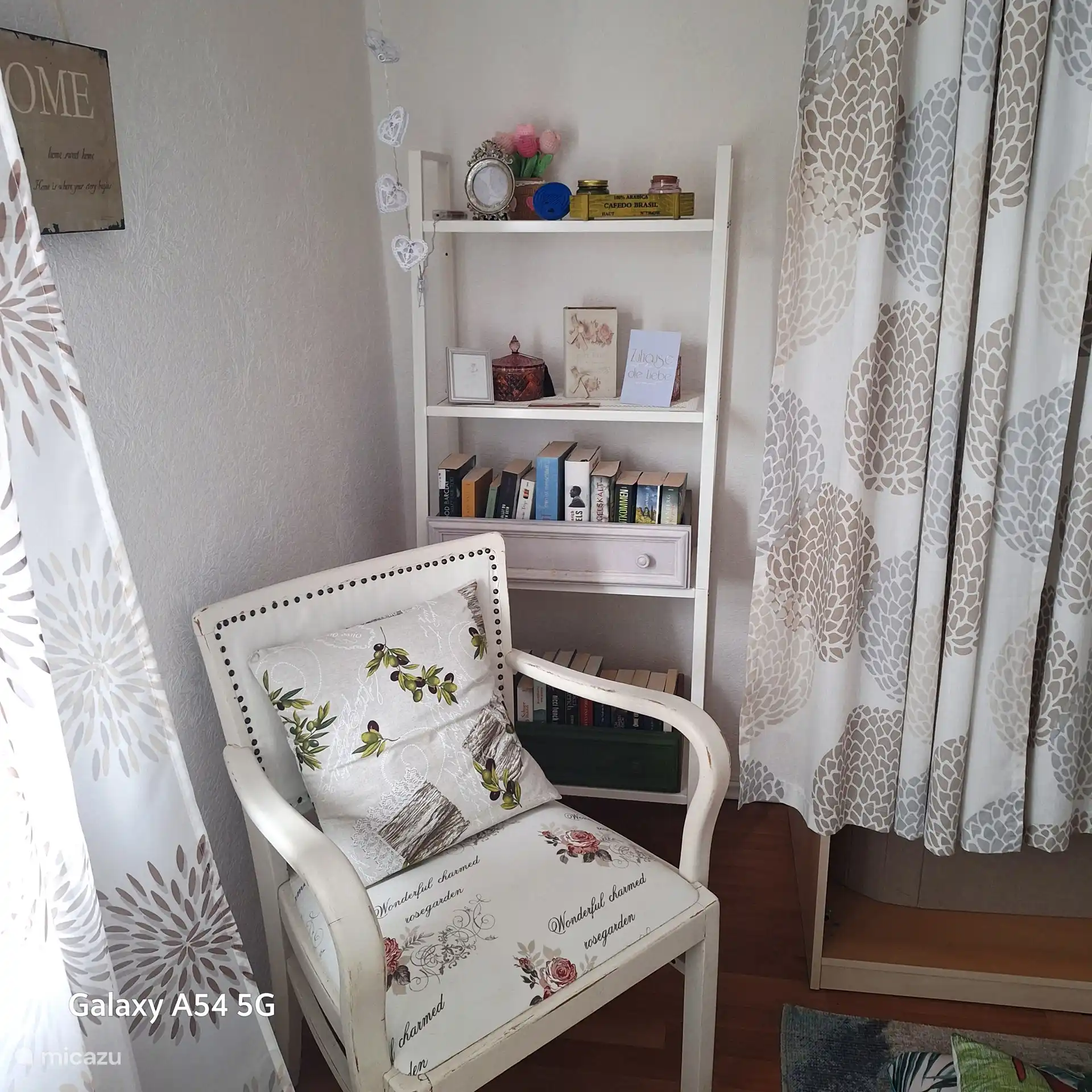 A small reading corner as a retreat