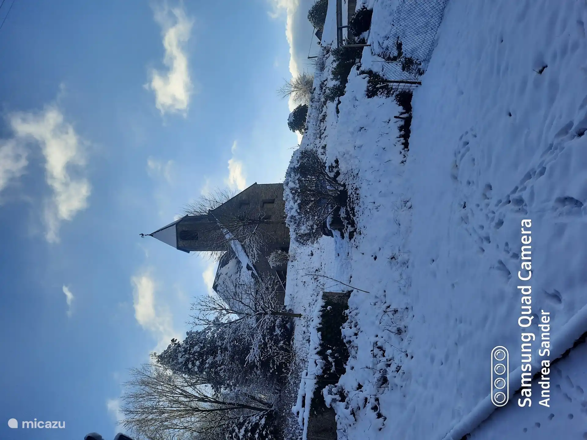 Im Winter ist es bei uns wunderschön. 