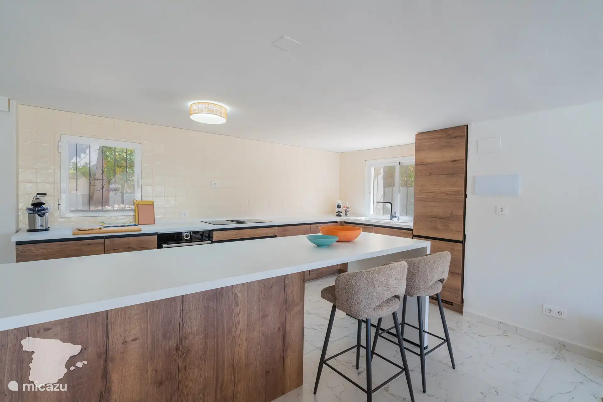 Abajo: cocina abierta moderna