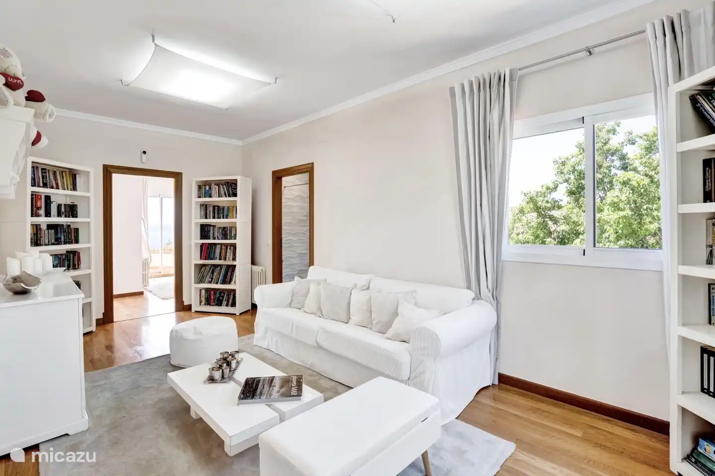 Sala de estar adicional entre dos dormitorios en el primer piso.