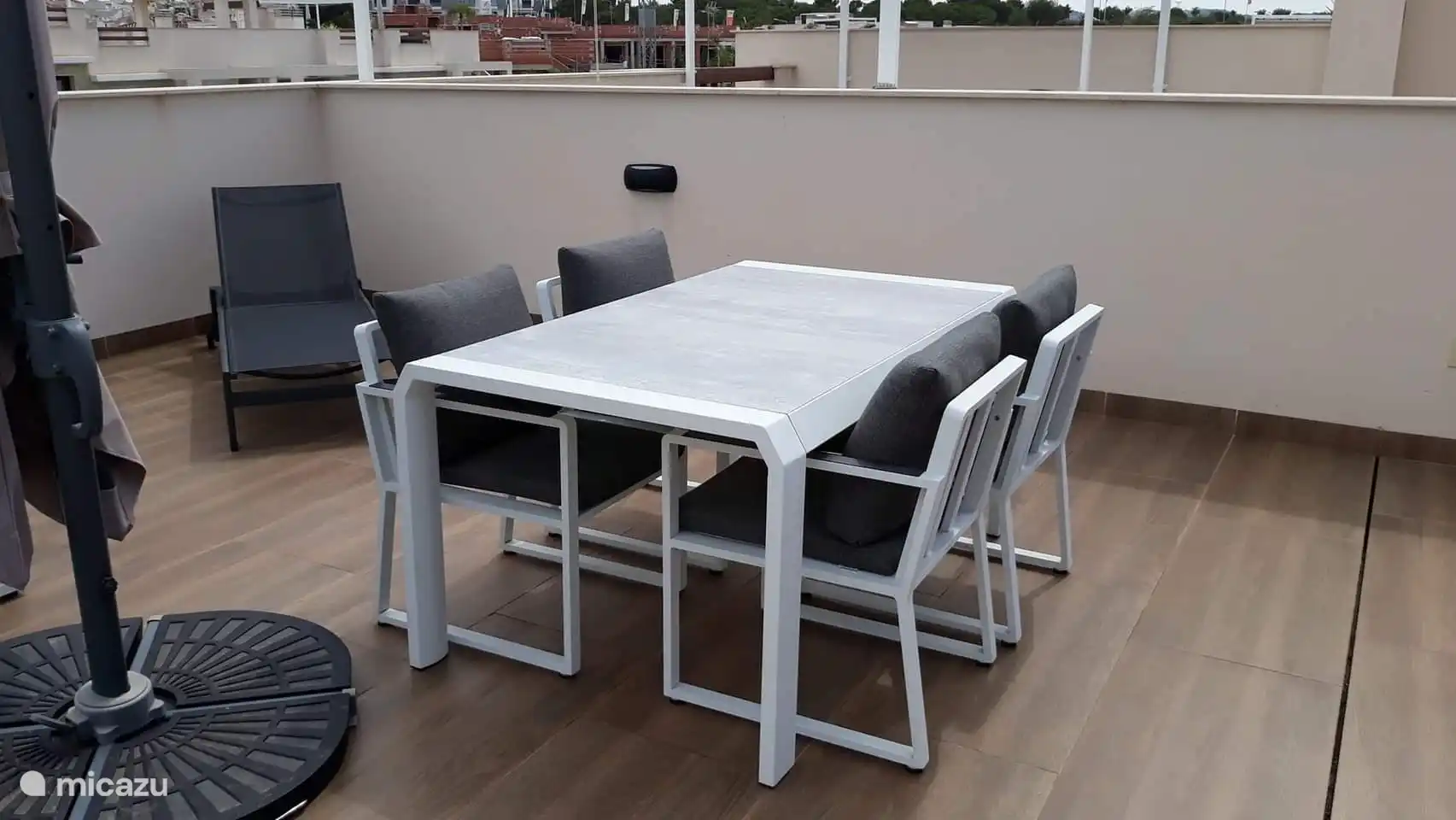 Esstisch im Solariul