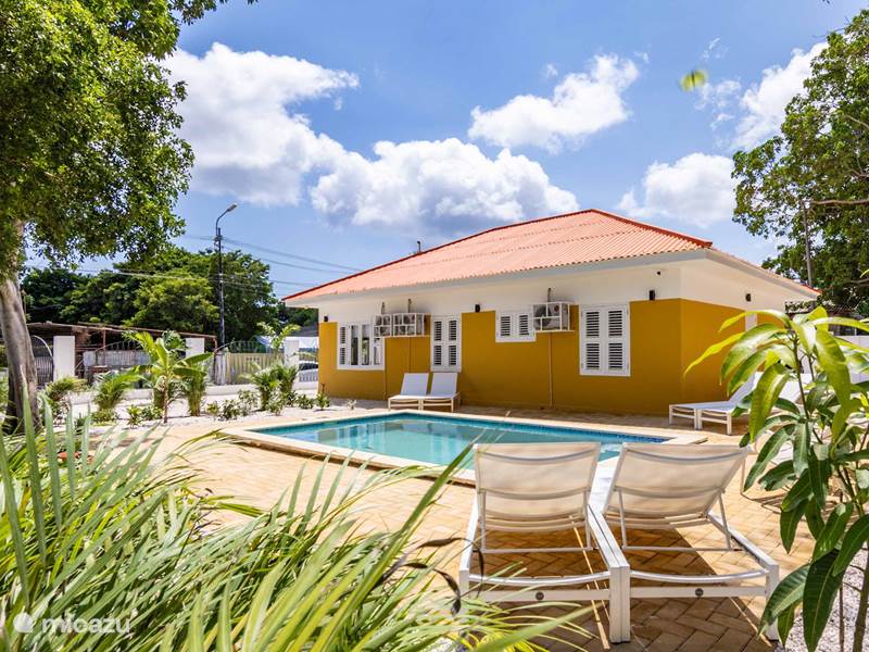 Holiday home in Curaçao, Curacao-Middle, Dominguito Holiday house Casa Ameno, MamboBeach 2 min away