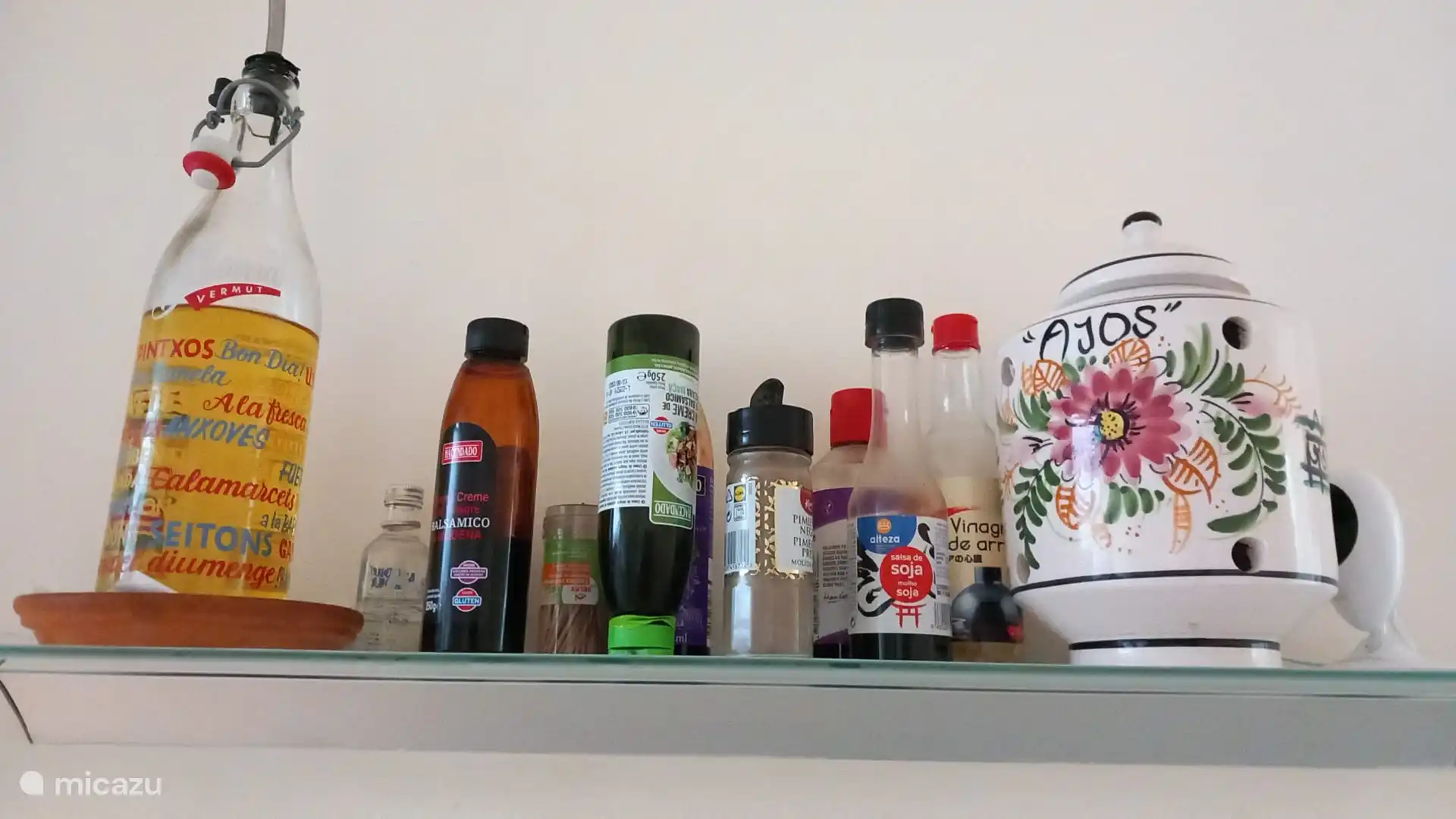 Lokale Produkte wie Knoblauch und Olivenöl