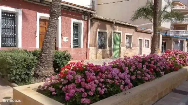 Die authentischen Fischerhäuser gegenüber von unserem Haus auf der Dorfseite.