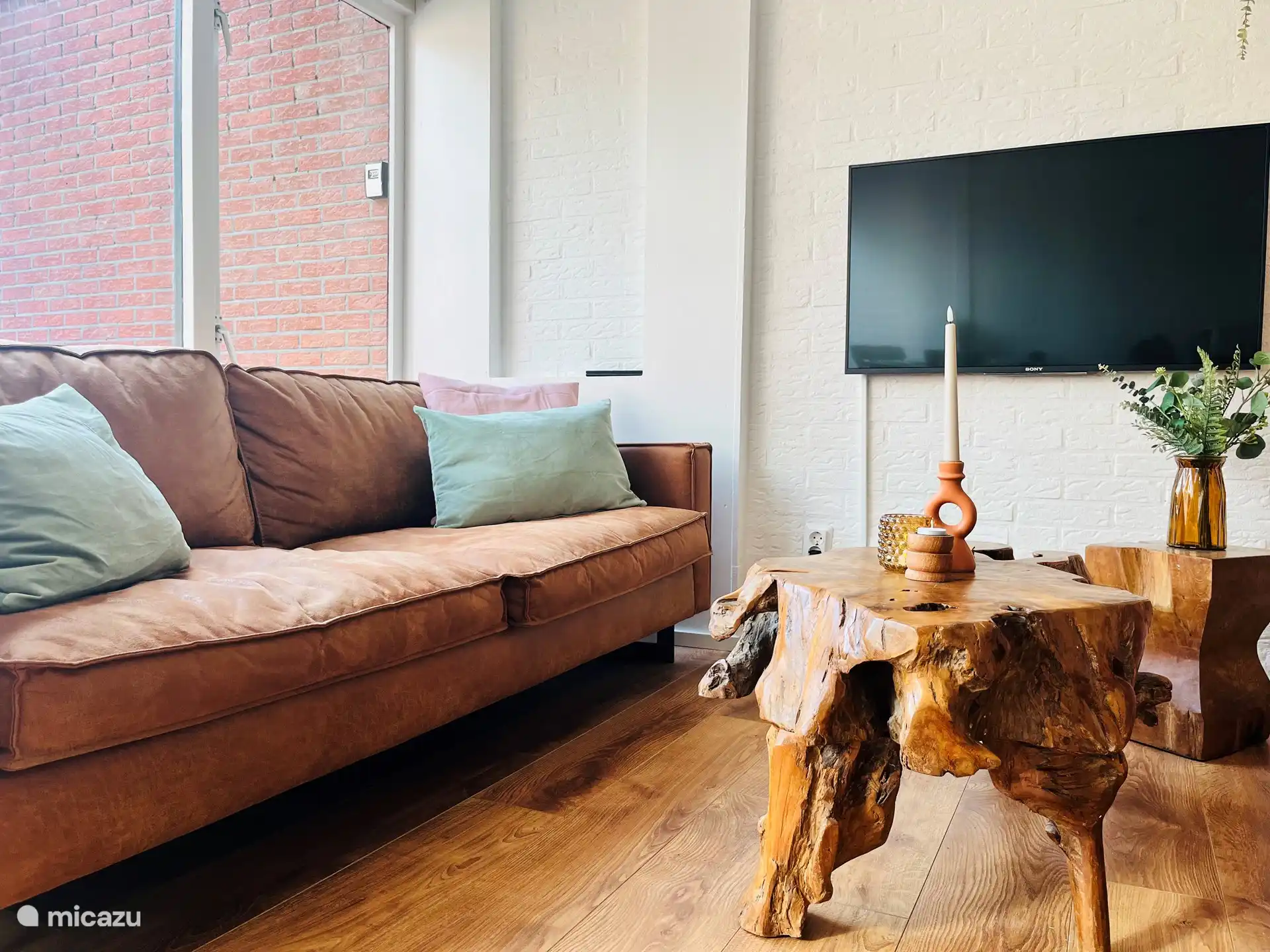 Forest Water House Veluwemeer - Sitting area with TV