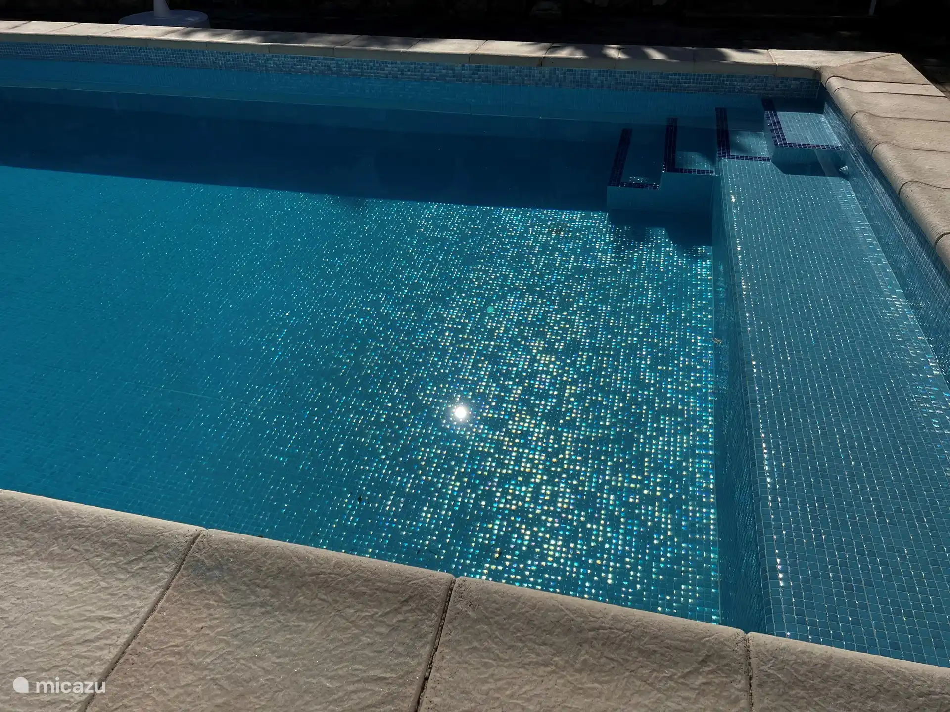 Schwimmbad im Jahr 2021 erneuert und sein Strand
