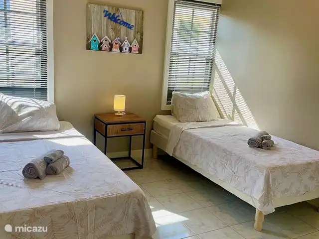 Lobi da Casa en Curazao, Curazao Centro, Willemstad - villa Este es el segundo dormitorio, aquí hay dos somieres individuales.