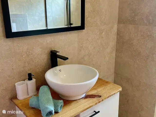 Lobi da Casa en Curazao, Curazao Centro, Willemstad - villa El segundo baño incluye lavadora.