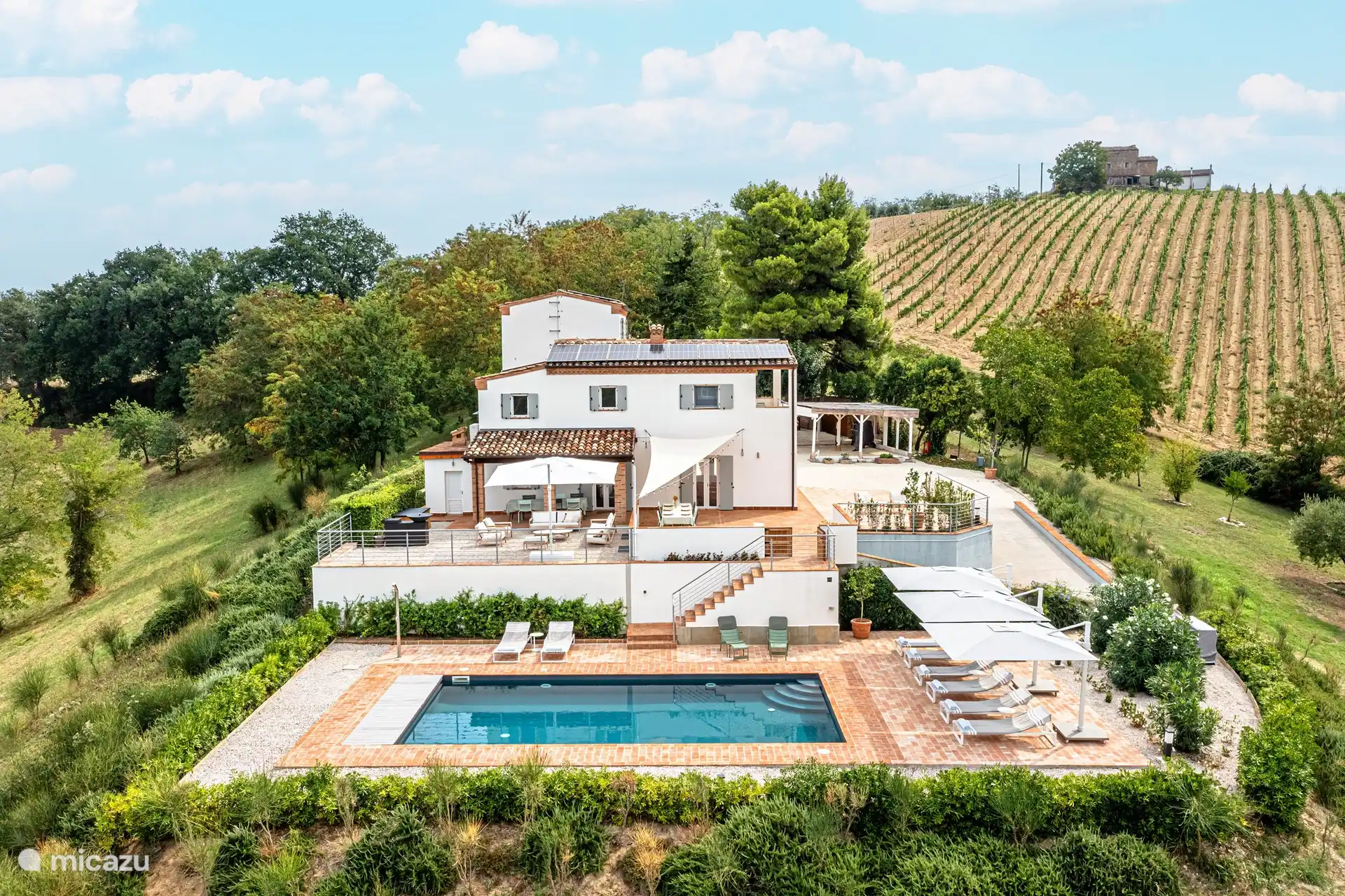 Nager, Italie, Marche, Monte Rinaldo, villa Villa Piella