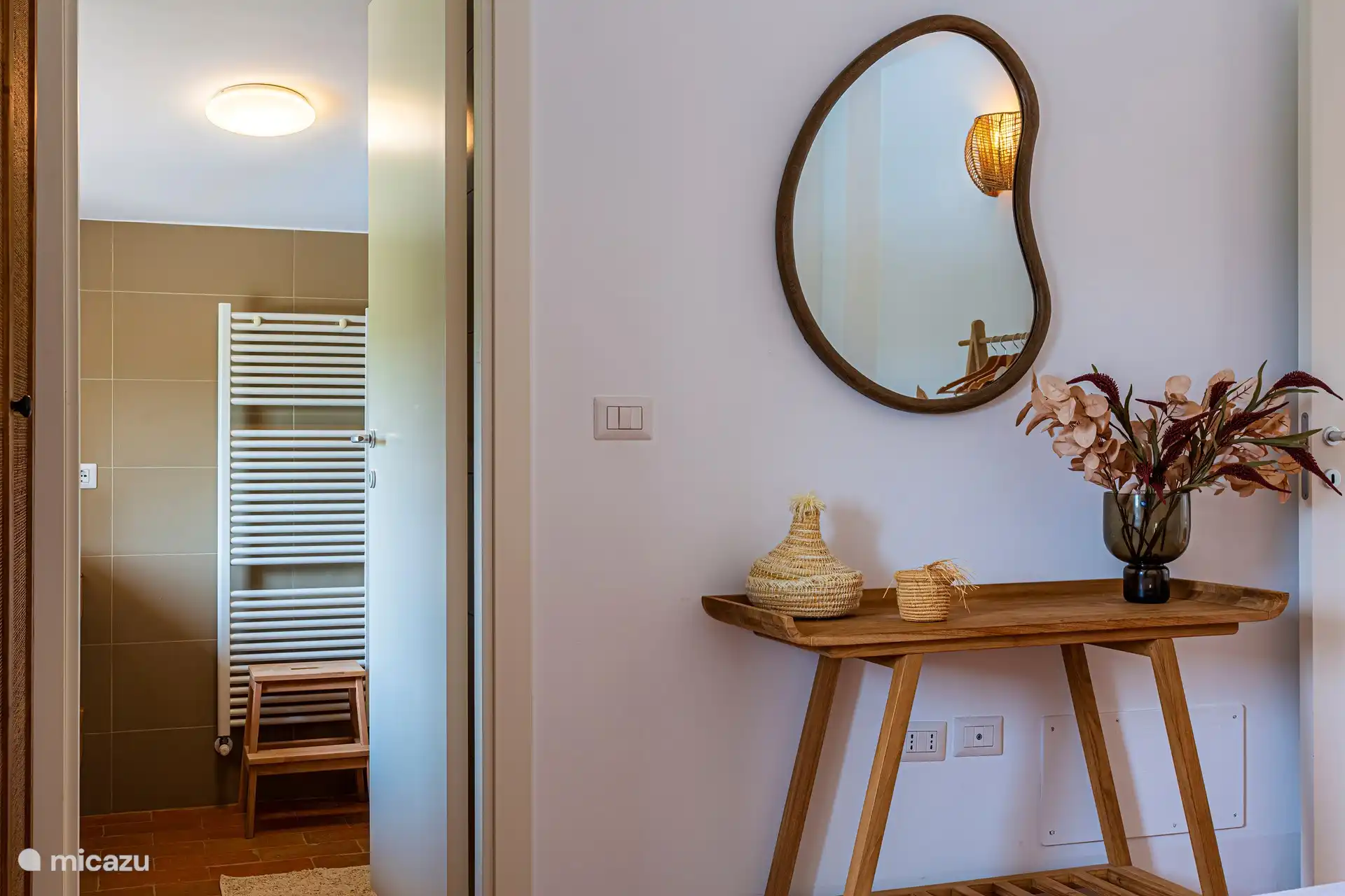 Chambre avec salle de bains privative