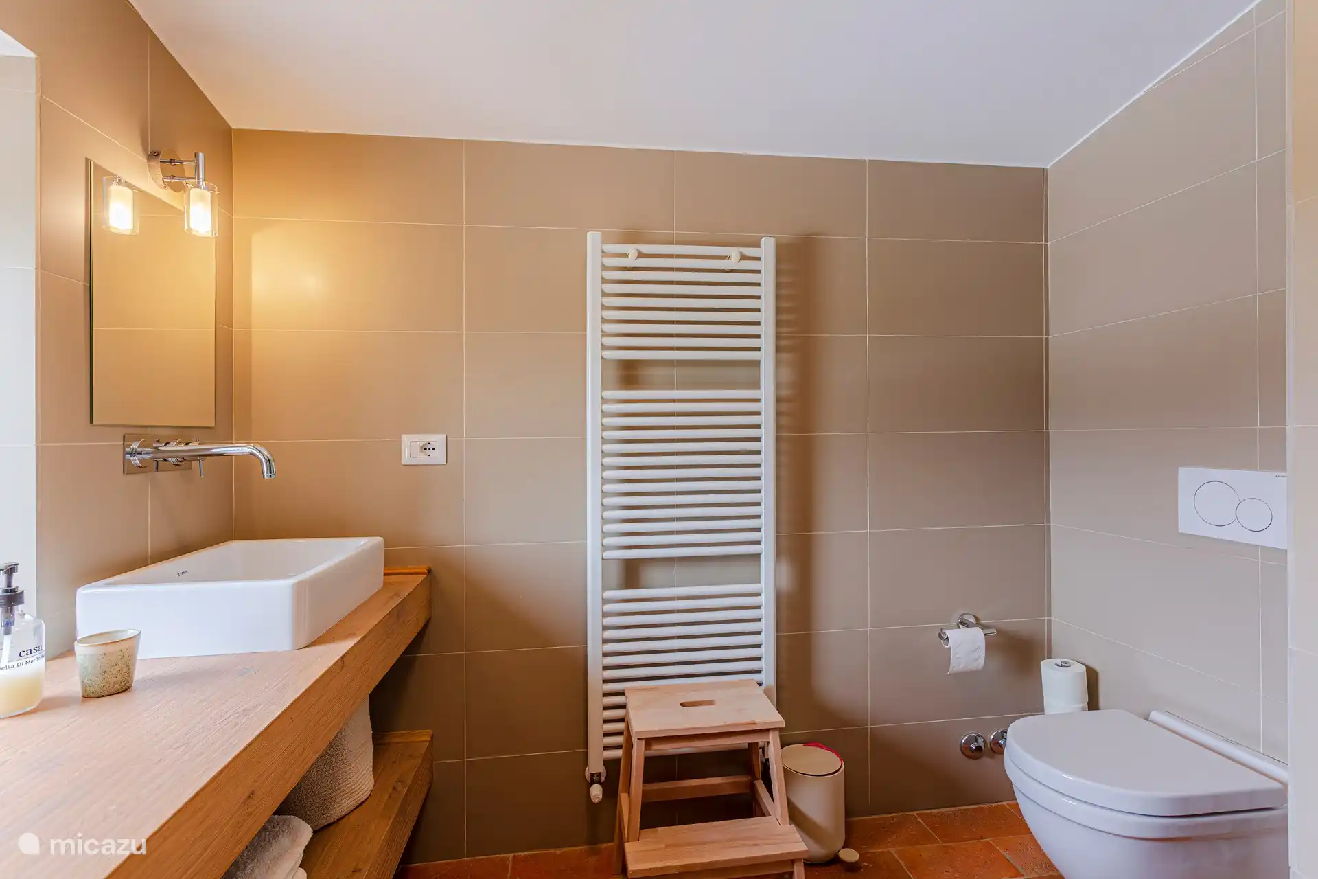 Salle de bain chambre avec salle de bains privative