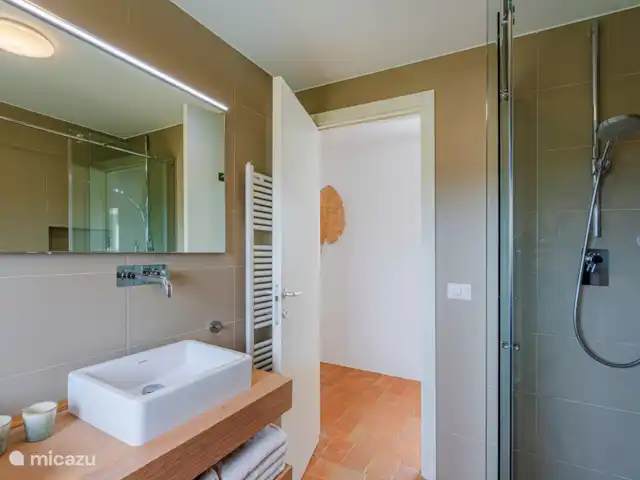 Villa Piella | Italie, Marche, Monte Rinaldo - villa Salle de bain au premier étage