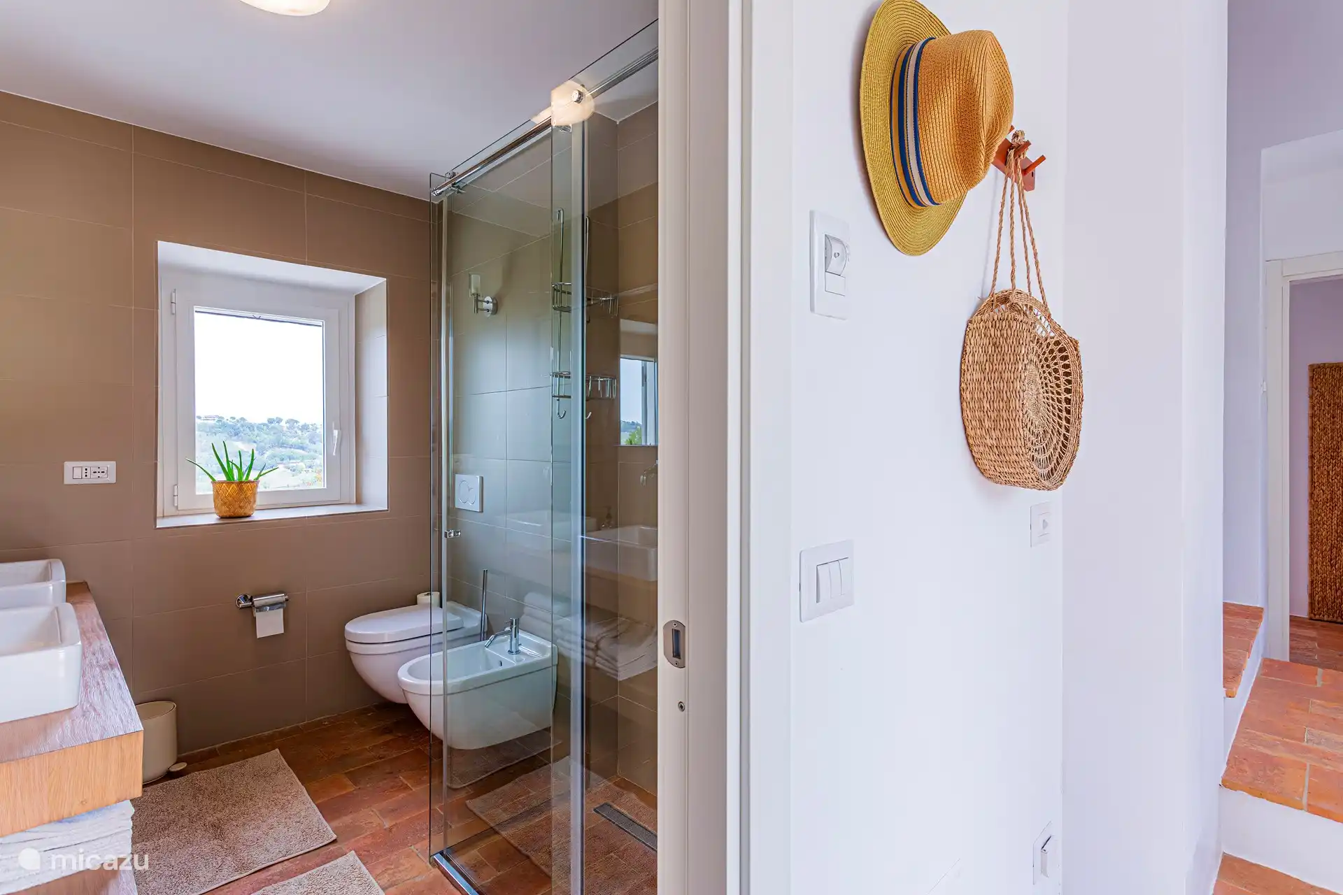 Salle de bain au rez-de-chaussée