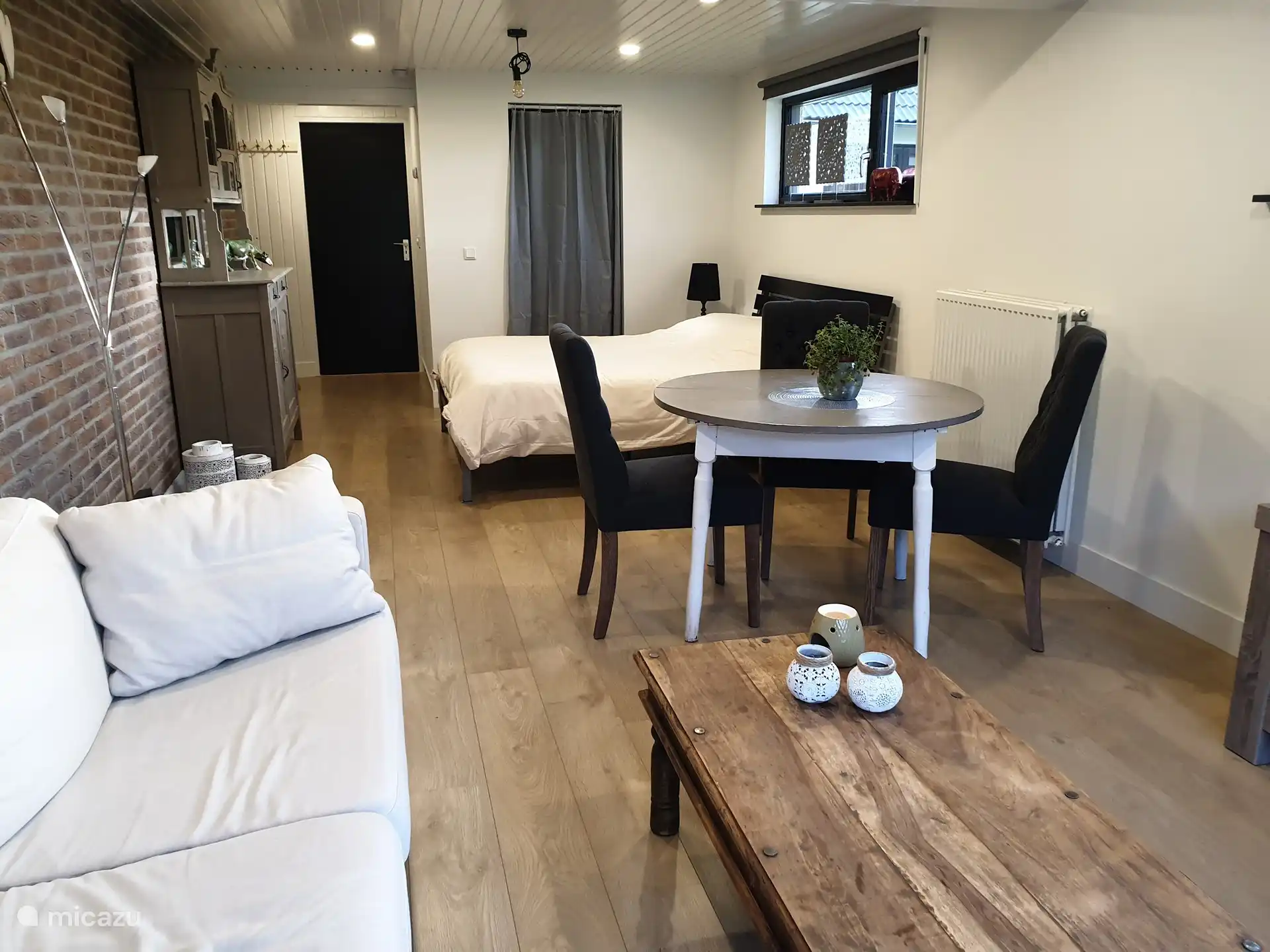 Esstisch für 3 Personen 