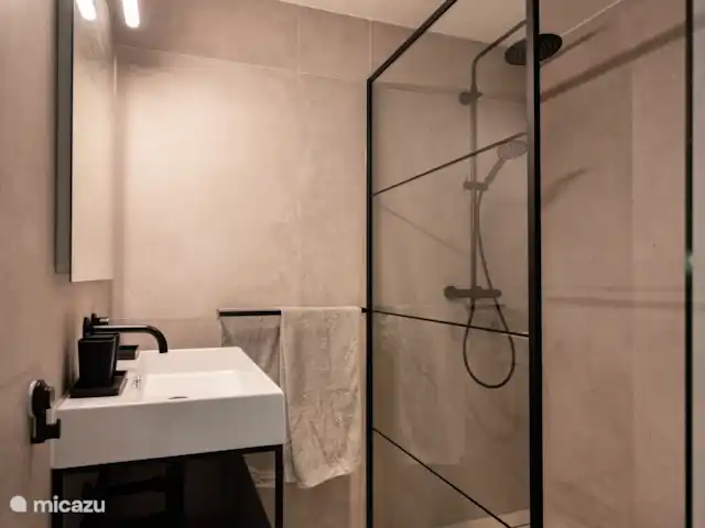 Location de Vacances Curaçao, Curaçao-Centre, Willemstad, appartement - L’appartement de luxe The Wharf MT Deuxième salle de bain.