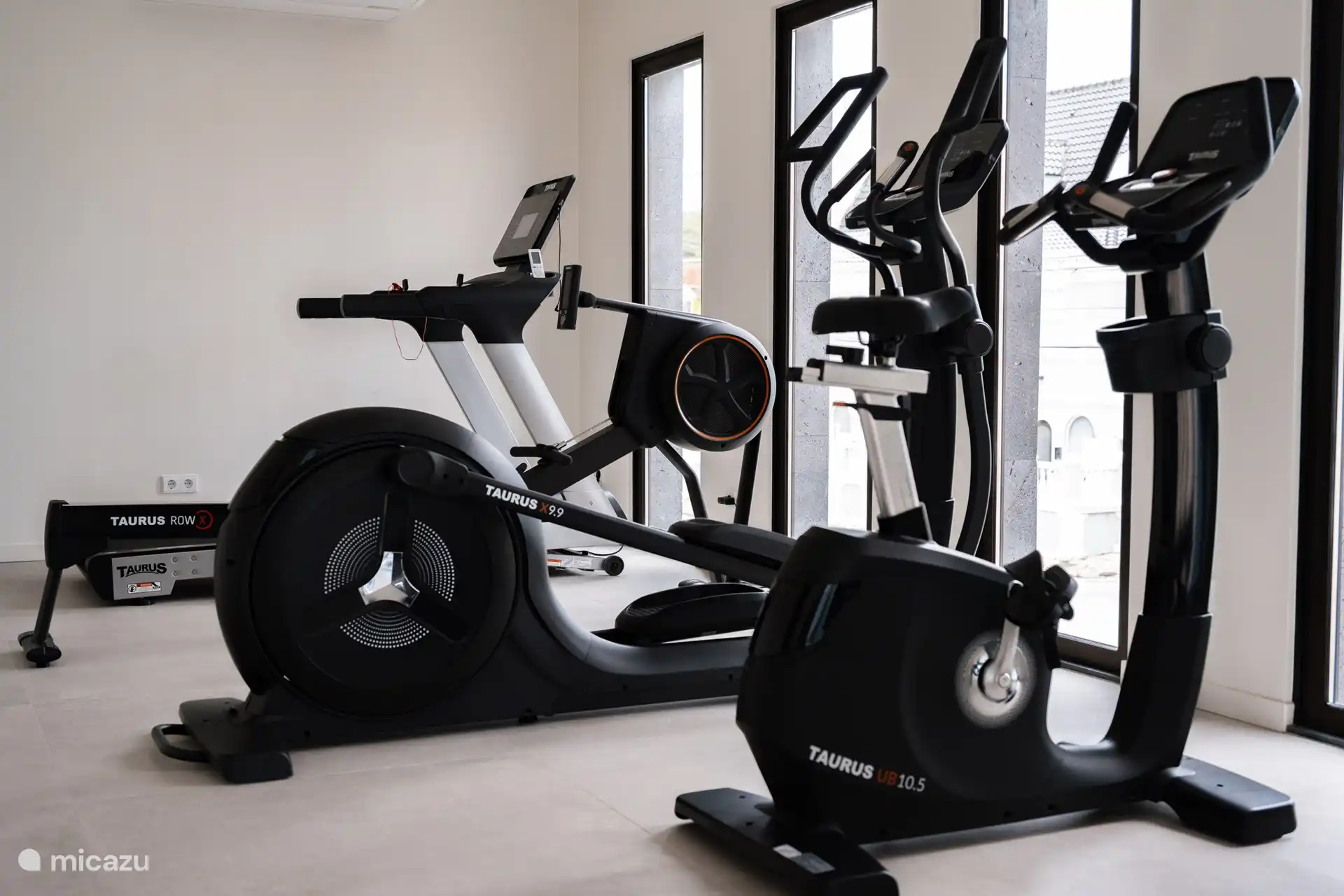 Der Fitnessraum. Wenn es Ihnen draußen zu heiß ist, um Sport zu treiben.