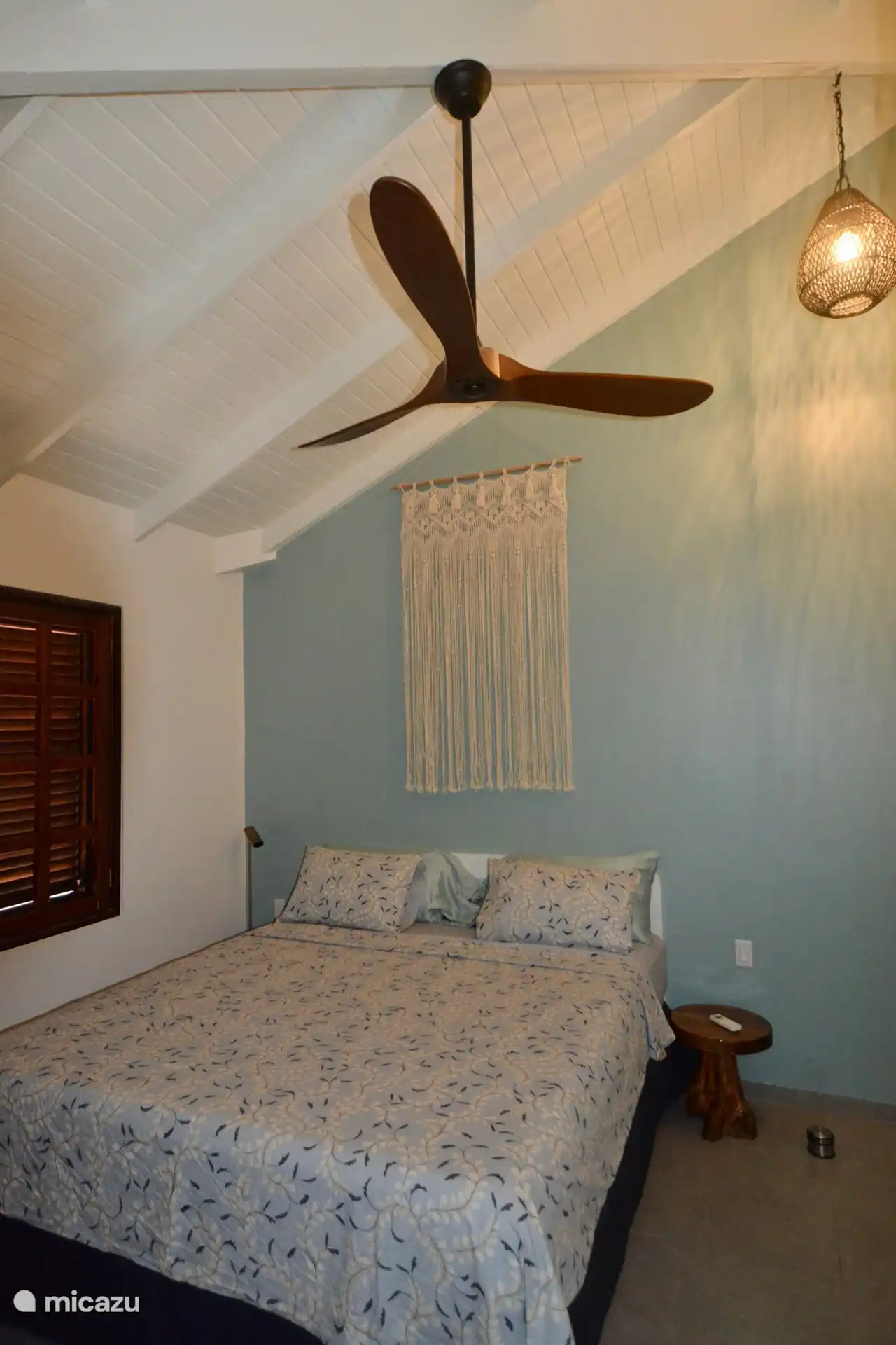 Schlafzimmer 1 mit Kingsize-Bett und eigenem Bad