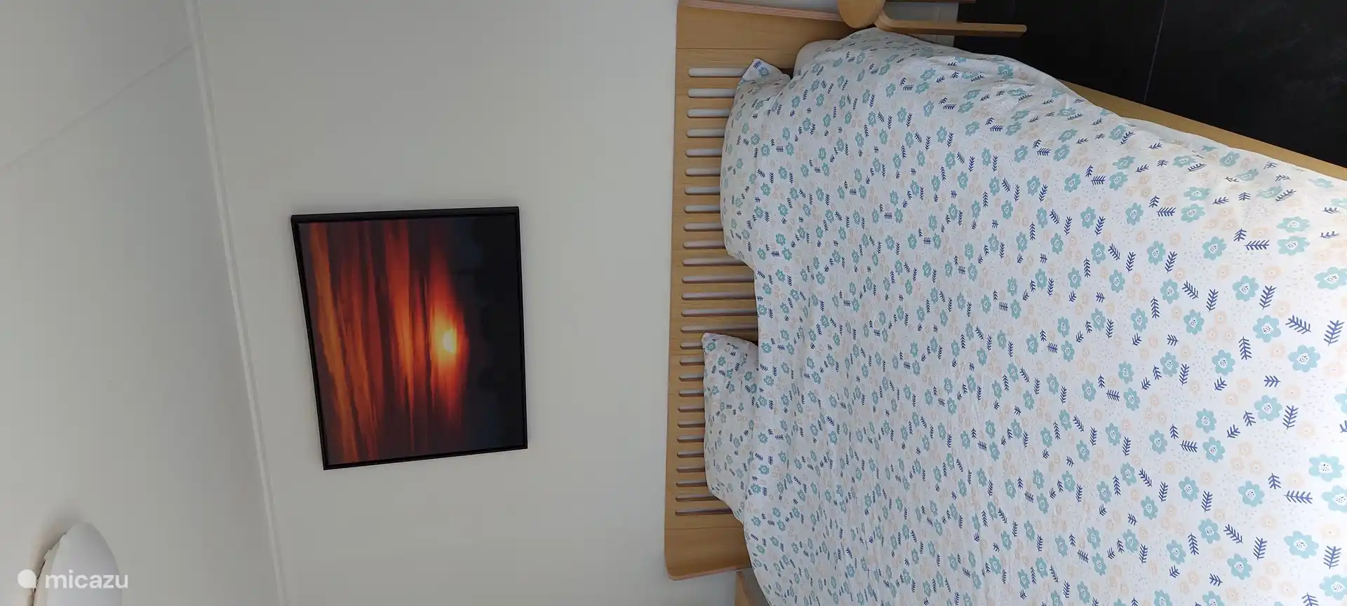 Ein schönes Bett für einen erholsamen Schlaf. Im Februar 2025 wurden neue Matratzen gekauft. Bei Ihrer Ankunft finden Sie bezogene Betten vor.