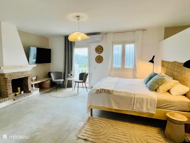 Villa Melin, luxueuse villa rénovée | Espagne, Costa del Sol, Torrox - villa Chambre/salon à l’étage
