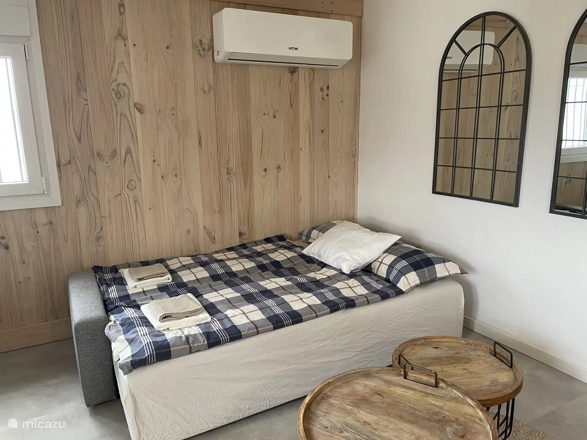 Chambre / canapé en bas