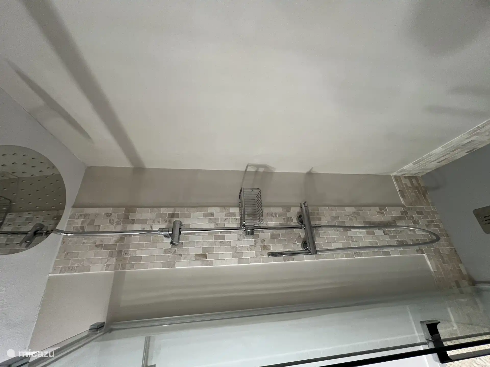 Salle de bain 1 en bas