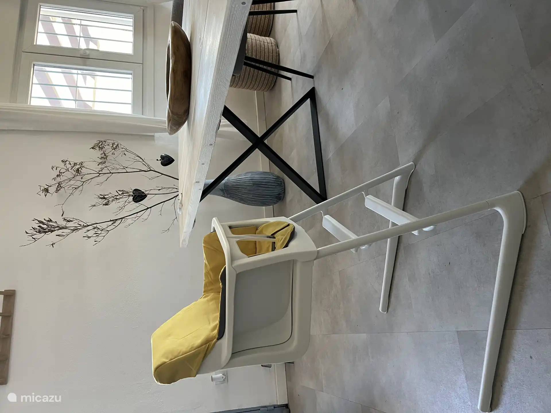 Chaise bébé et lit bébé disponibles pour les petits invités