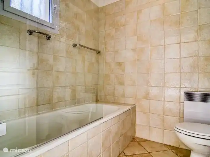 Badezimmer im Erdgeschoss