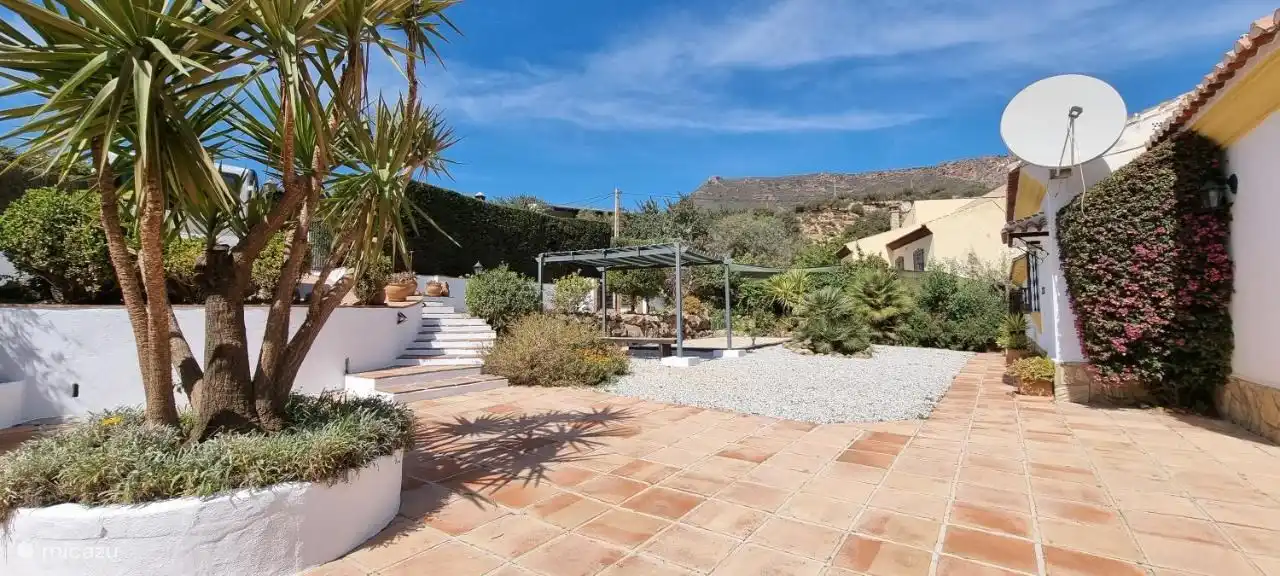 Vorgarten / Boule-Platz