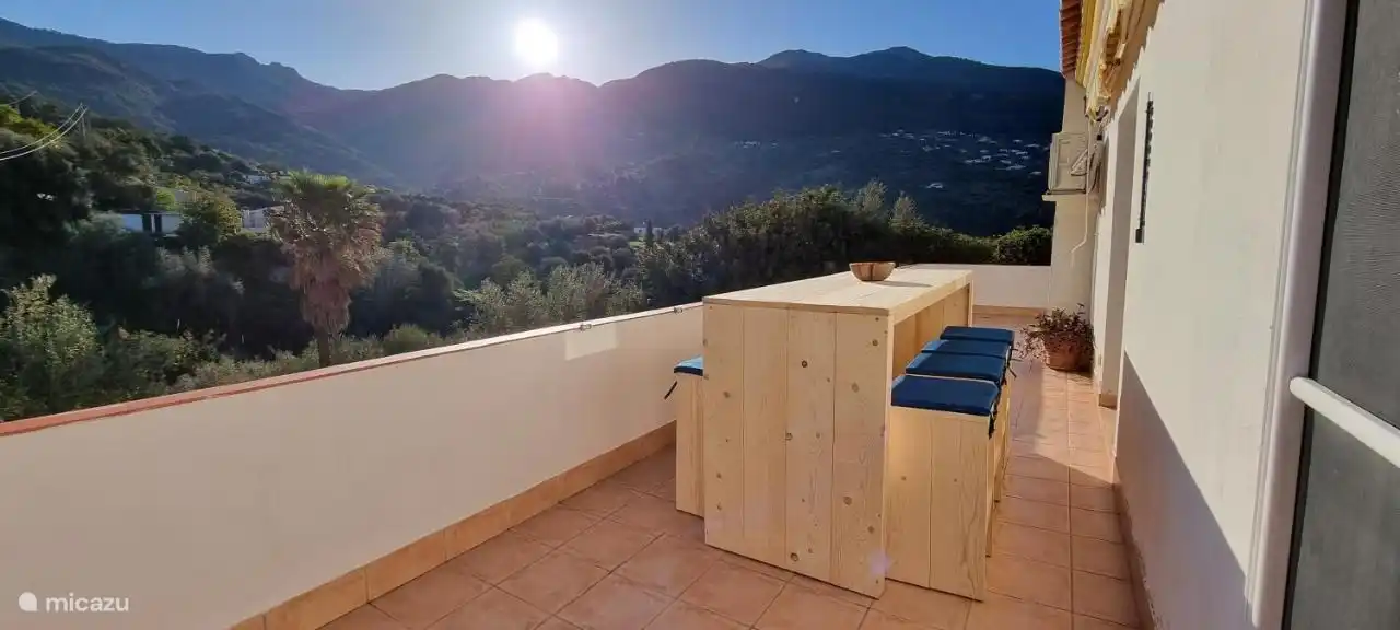 Obere Terrasse mit Aussicht