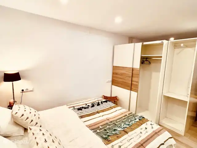 El Portet Vrijstaand Villa huren in Spanje, Costa Blanca, Moraira - vakantiehuis Ruime Kledingkast en opbergkast met hangers.