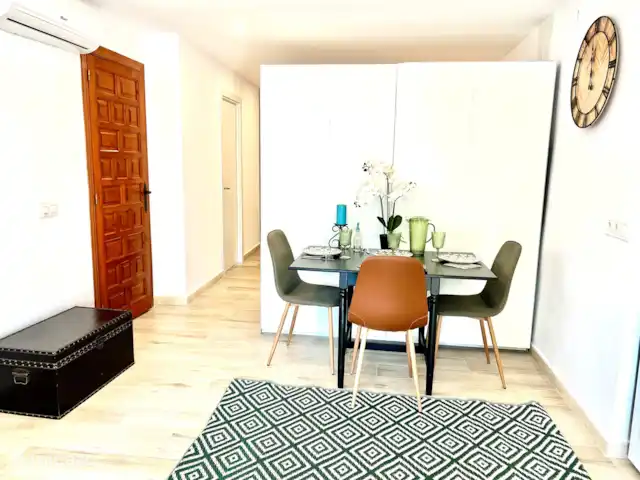 El Portet Vrijstaand Villa huren in Spanje, Costa Blanca, Moraira - vakantiehuis Eetgedeelte binnen en er is er ook een buiten op het terras.